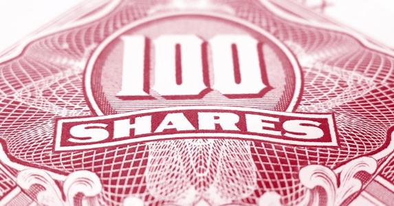 100 shares © Tupungato/Shutterstock.com