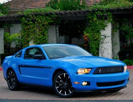 2010-coupes-2-FordMustang-lg Ford Mustang