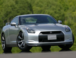 2010-coupes-7-NissanGT-R-lg Nissan GT-R