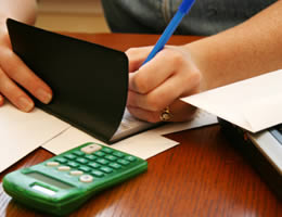 2010-winter-car-5-tips-buying-car-6-bills-lg Remember those after-holiday bills