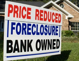 2011-summer-housing-trends-3-foreclosed-lg The flood of foreclosed homes won't ebb