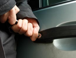 6-auto-insurance-potholes-7-theft-lg Car theft