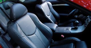Black leather car interior © Andrey Chmelyov/Shutterstock.com