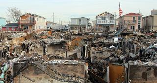Burned houses, Hurricane Sandy aftermath © Leonard Zhukovsky/Shutterstock.com