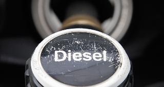 Diesel fuel pump © TOBIAS SCHWARZ/Reuters/Corbis