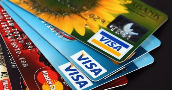 10 tips for managing credit cards in 2016 VISA credit cards © Ekaterina_Minaeva/Shutterstock.com
