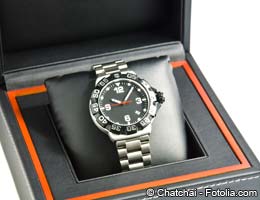 Watch carefully - Giving gifts of time Watch carefully: Giving gifts of time