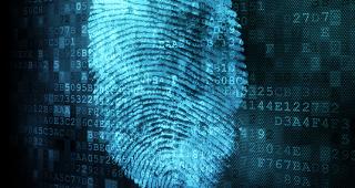 Fingerprint on digital code © Maksim Kabakou/Shutterstock.com