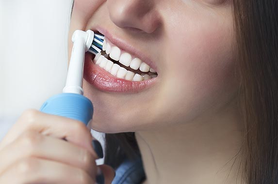 Electric toothbrush Electric toothbrush | aragorik/Shutterstock.com