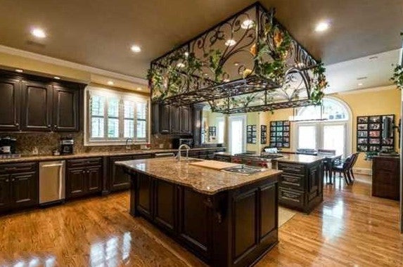 Kitchen, Celebrity house for sale: Realtor.com