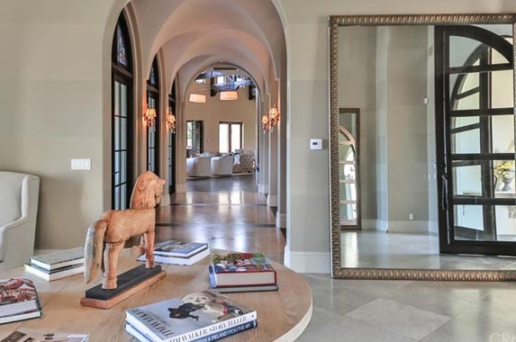 Britney Spears lists home for $9M | Redfin