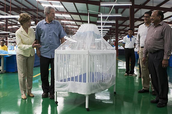 Real ways to protect yourself from the Zika virus | MANDEL NGAN/Getty Images