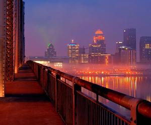 Kentucky city at night © iStock