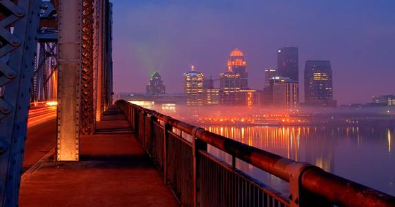 Kentucky city at night © iStock