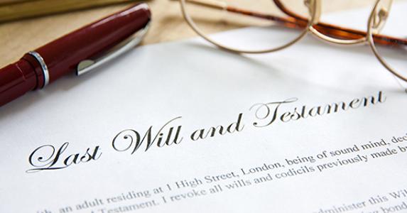 Last will and testament © SteveWoods/Shutterstock.com
