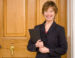 negotiating-tips-for-distressed-sellers-2-deadline-lg Don't tell your real estate agent -- or anyone else -- that you're under a deadline