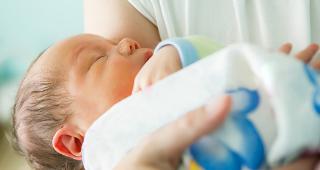 Newborn baby © AnikaNes/Shutterstock.com