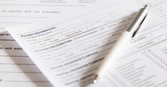 Patient information form © Marjan Apostolovic/Shutterstock.com