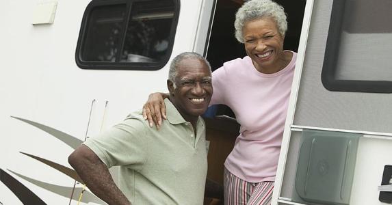 Senior couple in RV © bikeriderlondon/Shutterstock.com