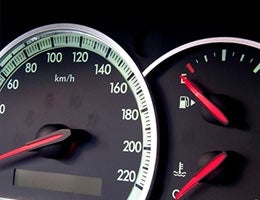 Idling is better than restarting © Ministr-84/Shutterstock.com