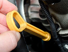 You don't check or change the car's oil © PHOTO FUN/Shutterstock.com