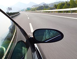Lane-departure warning and prevention © zhu difeng/Shutterstock.com Lane-departure warning and prevention © zhu difeng/Shutterstock.com