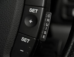 Adaptive cruise control © Hddigital/Shutterstock.com