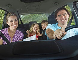 Cars for road trip to Grandma's © bikeriderlondon/Shutterstock.com