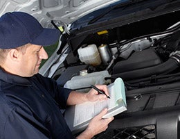 Get a second opinion on car repairs © kurhan/Shutterstock.com