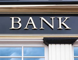 Sticking with the wrong bank © Alex Hubenov/Shutterstock.com
