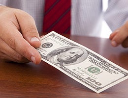 Life without a bank account © Helder Almeida/Shutterstock.com
