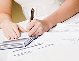 Overdraft-protection linking available © AVAVA/Shutterstock.com