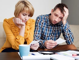 Merging finances: No ideal method © Baranq/Shutterstock.com