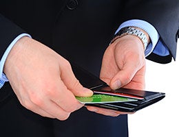 6. Take stock of your wallet © Temych/Shutterstock.com