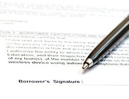 Suspicious refinancing fees © Sandra.Matic/Shutterstock.com