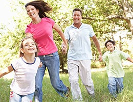 Emotional relief © Monkey Business Images/Shutterstock.com