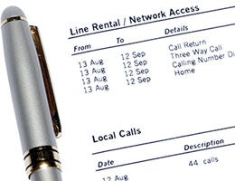 Question charges on phone or Internet bills © Thorsten Rust/Shutterstock.com