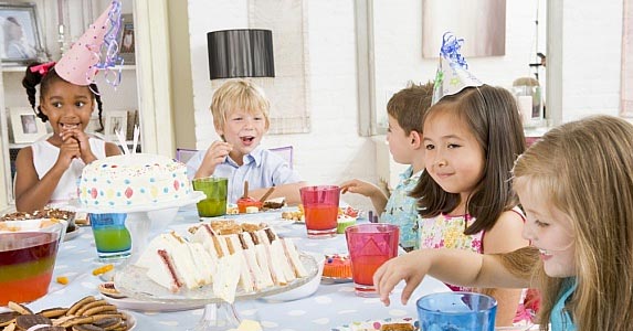 Children's party planner Children's party planner © Monkey Business / Fotolia