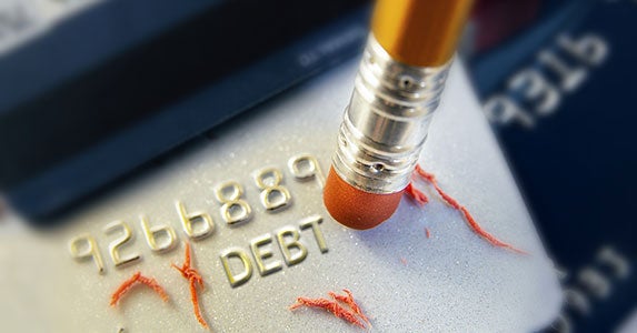 Pay off a specific debt © zimmytws/Shutterstock.com