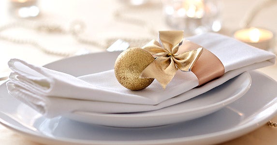 Ditch the paper plates | llaszlo/Shutterstock.com