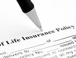 Life insurance © alexskopje/Shutterstock.com