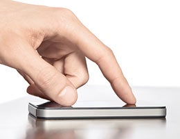 Free cellphone coverage © bloomua/Shutterstock.com