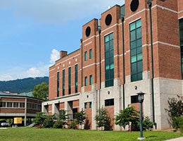 Sign up for a health plan at your school © Konstantin L/Shutterstock.com