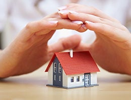 Home insurance: Risky to ditch it © Robert Kneschke/Shutterstock.com