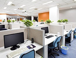 Big employers may offer bare-bones coverage © 06photo/Shutterstock.com