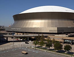 The Super Bowl wake-up call © Aneese/Shutterstock.com