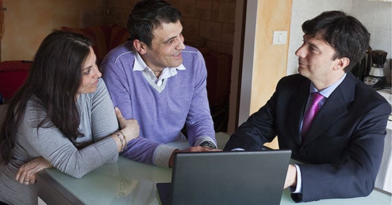 Myth No. 5: Working with many agents saves money © Tatagatta/Shutterstock.com