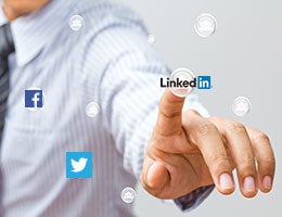 Job hunting in the age of social media © Shutter_M/Shutterstock.com