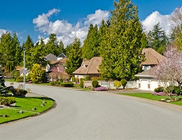 How to inspect your future neighborhood © Karamysh/Shutterstock.com