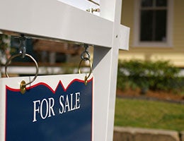 Want to sell quickly? Price it just under the market © zimmytws/Shutterstock.com